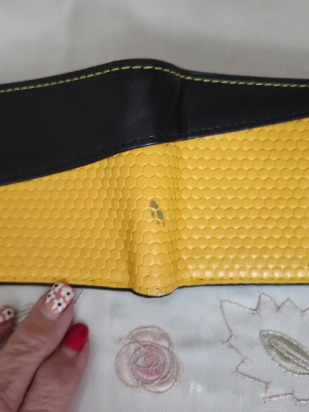 Star Trek Commend Logo Yellow Bifold Wallet